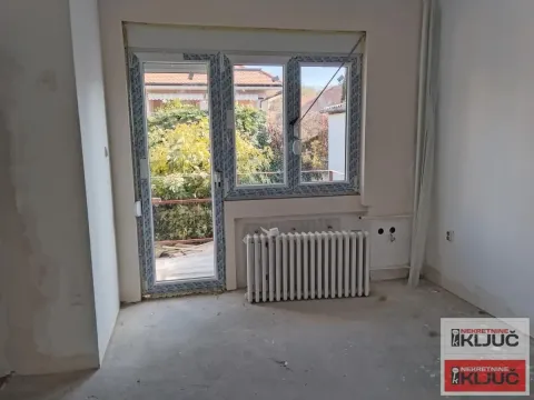 Sale, studio apartment, 20m², Sremska Kamenica, Petrovaradin - image 2