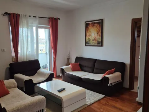 Prodaja, dvosoban stan, 64m², Stari Aerodrom, Podgorica - image 1
