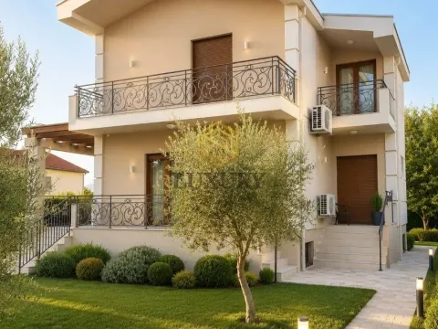 Rent, house, 262m², Zabjelo, Podgorica - image 1