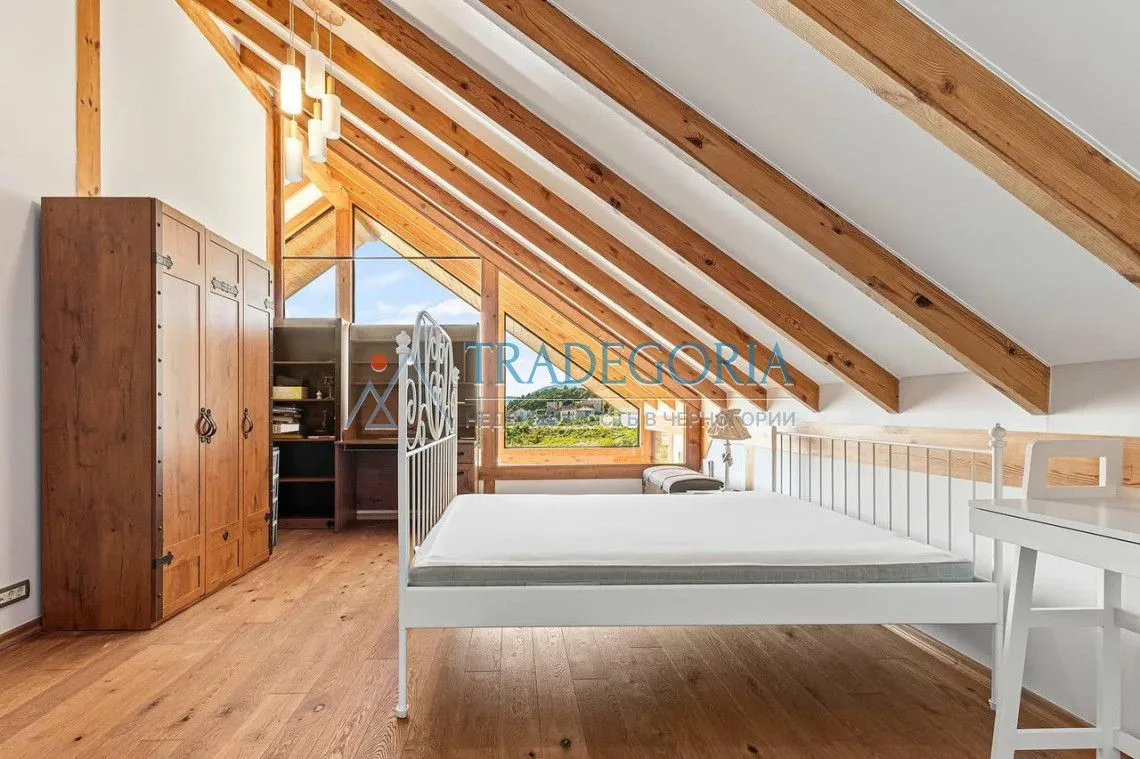 Prodaja, kuća, 220m², Tivat, Crna Gora
