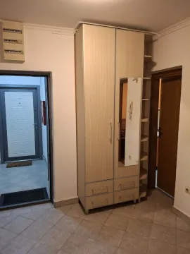Izdavanje, trosoban stan, 73m², Stari Aerodrom, Podgorica - image 7