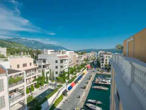 Sale, three bedroom apartment, 190m², Tivat, Crna Gora - image 13
