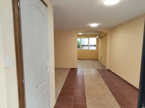 Rent, office space, 62m², Topla, Herceg Novi - image 2