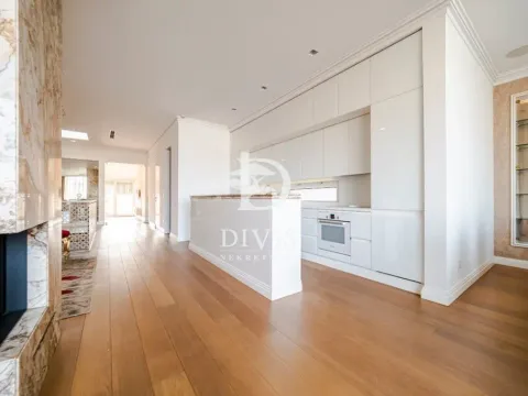 Sale, four bedroom apartment, 330m², Južni Bulevar, Vračar Sve Podlokacije - image 12