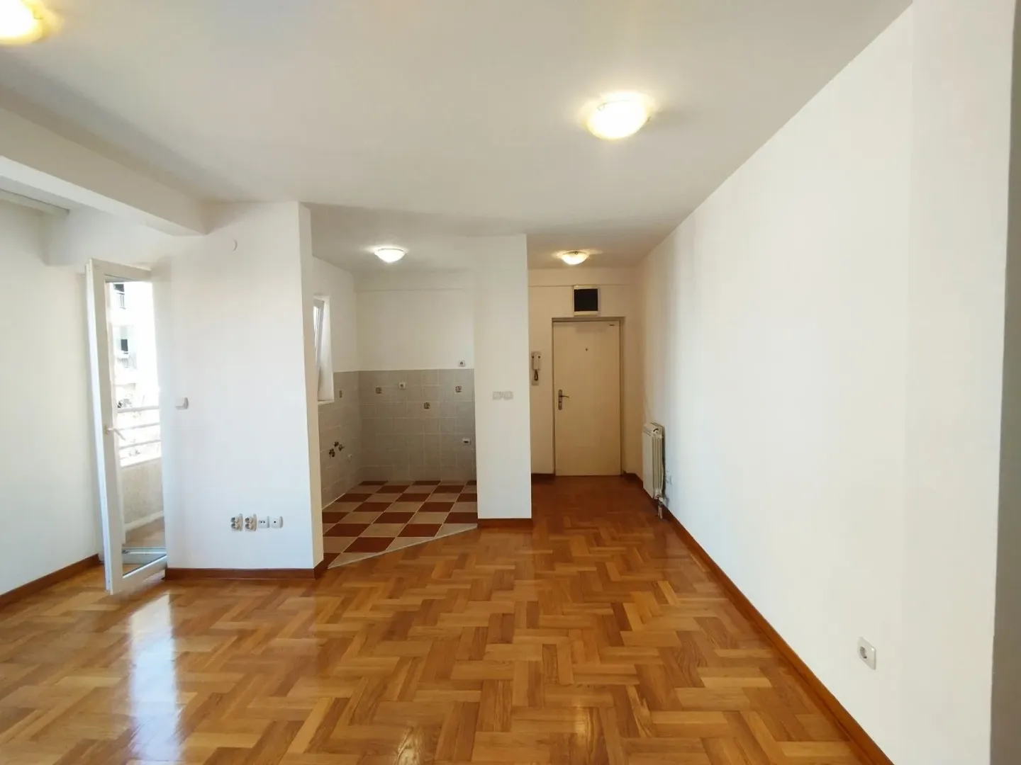 Prodaja, trosoban stan, 65m², Crveni Krst, Beograd