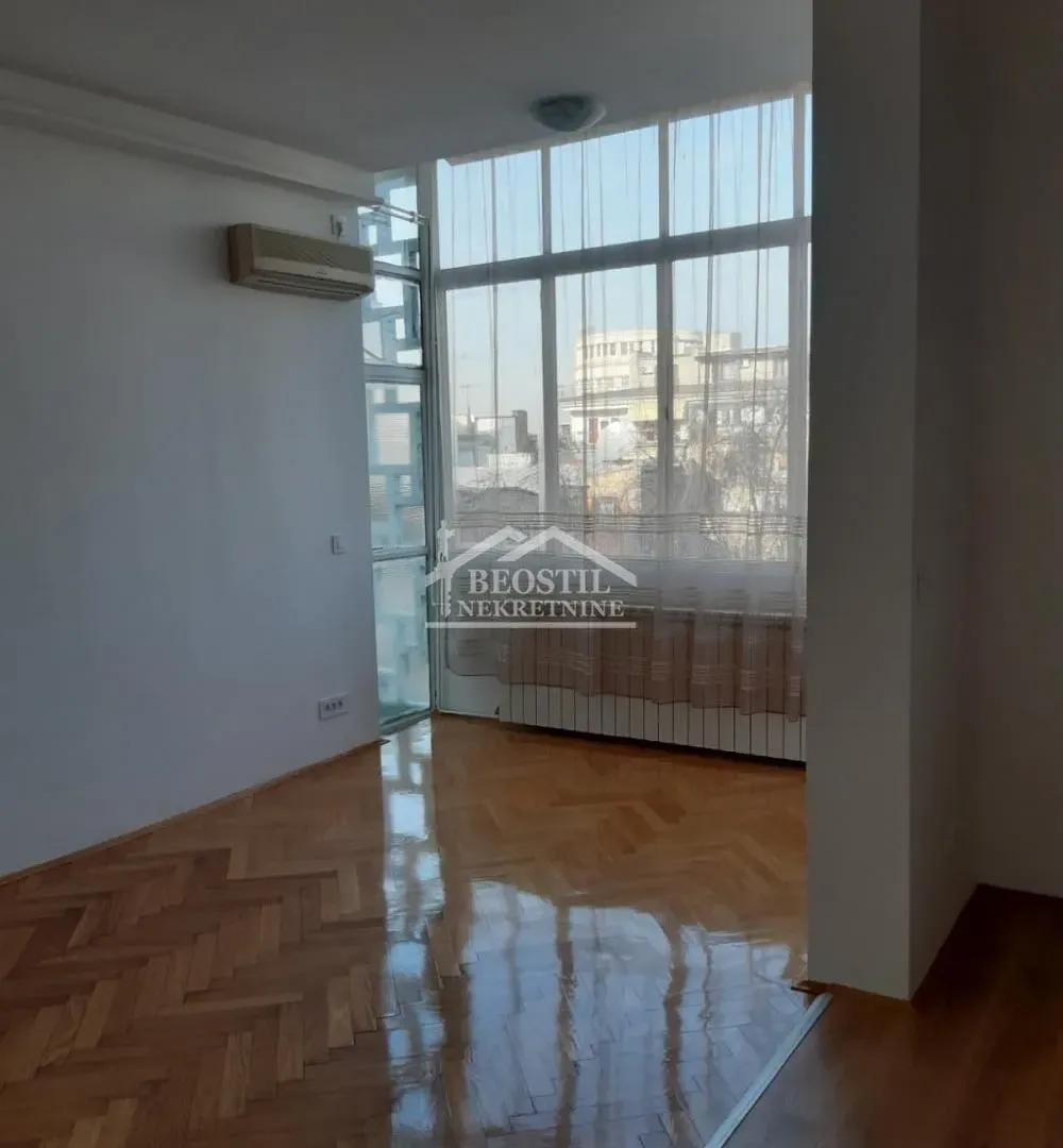 Izdavanje, trosoban stan, 78m², Stari Grad, Beograd