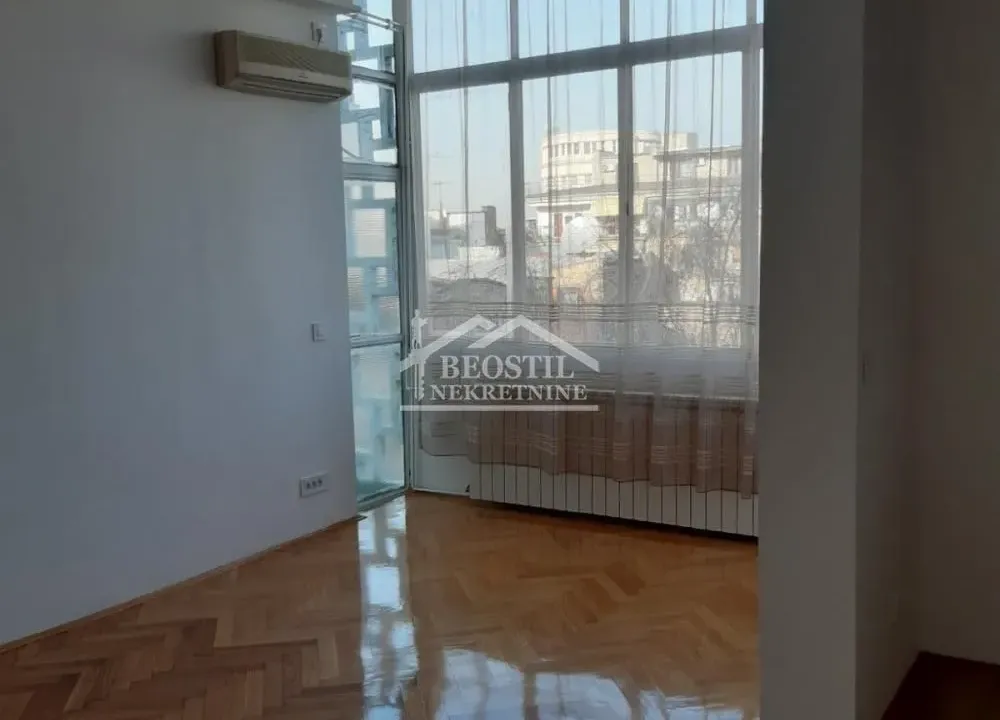 Izdavanje, trosoban stan, 78m², Stari Grad, Beograd