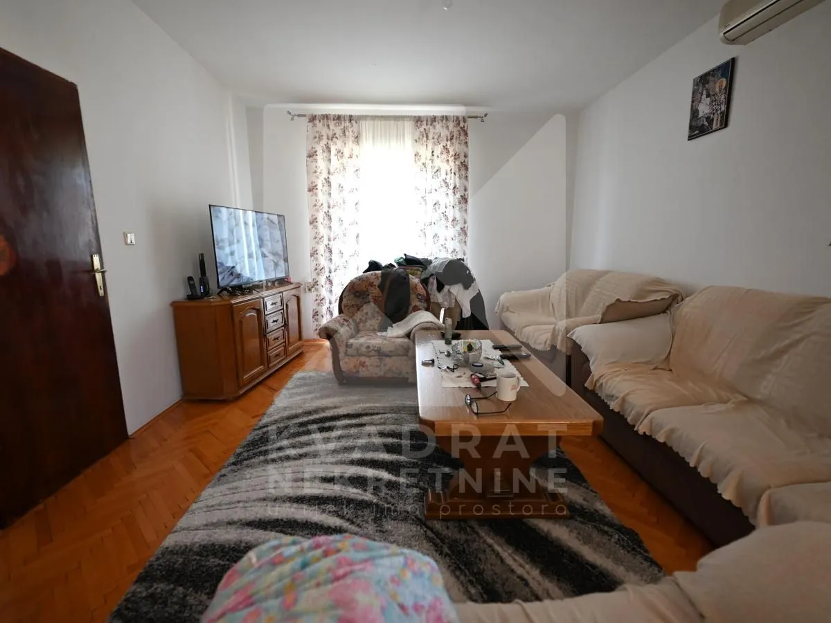 Prodaja, kuća, 370m², Stari Aerodrom, Podgorica