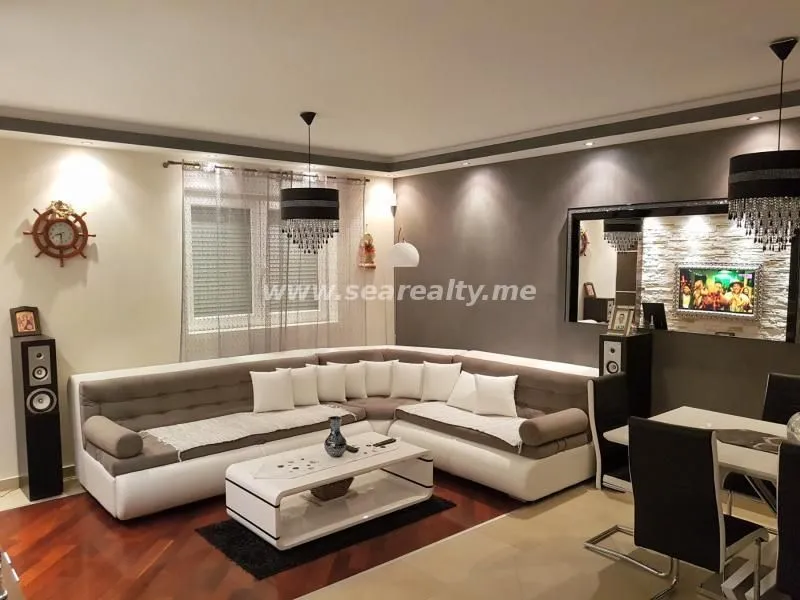 Prodaja, dvosoban stan, 71m², Kotor, Crna Gora