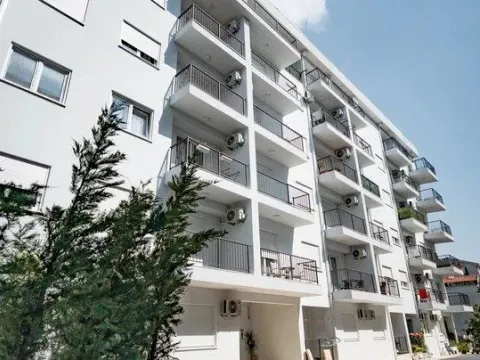 Sale, one bedroom apartment, 46m², Podkošljun, Budva - image 13