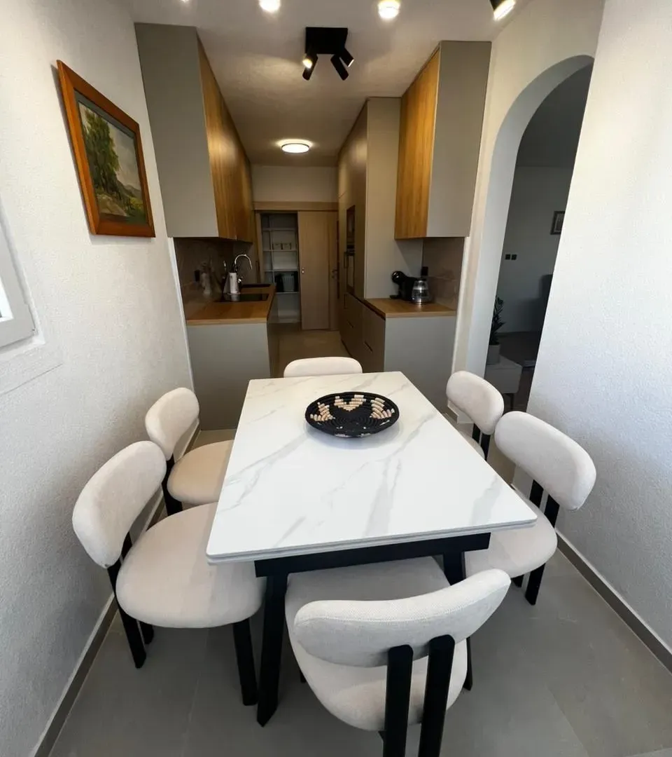 Izdavanje, trosoban stan, 102m², Preko Morače, Podgorica
