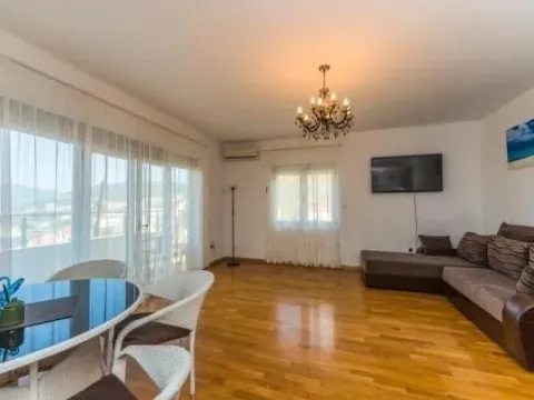 Prodaja, dvosoban stan, 75m², Rafailovići, Budva