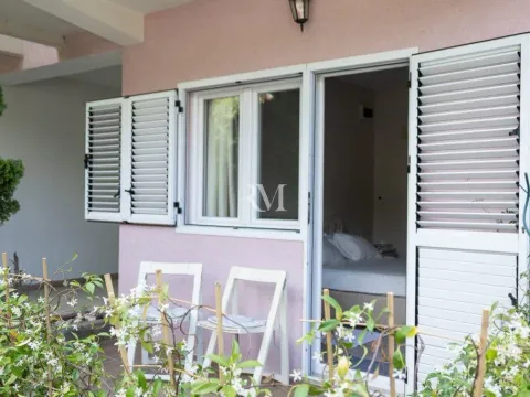 Izdavanje, dvosoban stan, 73m², Dobrota, Kotor - image 14