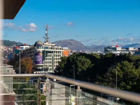 Prodaja, trosoban stan, 188m², Kod Capital Plaze, Podgorica - image 16