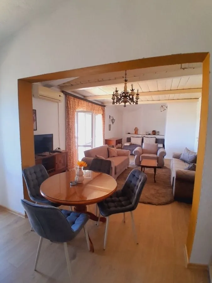 Rent, three bedroom apartment, 220m², Šušanj, Bar