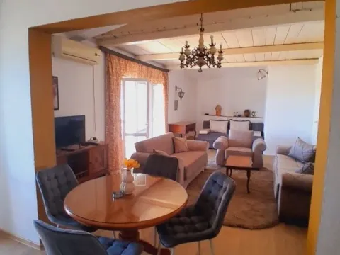 Rent, three bedroom apartment, 220m², Šušanj, Bar - image 5