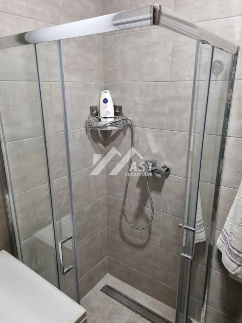 Izdavanje, jednosoban stan, 40m², Stari Majur, Petrovaradin