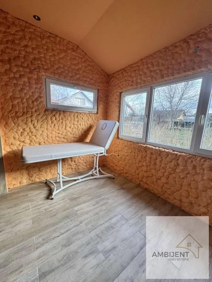 Prodaja, kuća, 203m², Novi Banovci, Stara Pazova