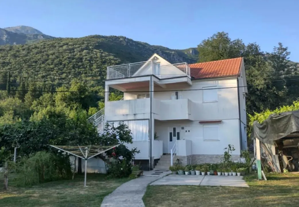 Prodaja, kuća, 210m², Zelenika, Herceg Novi
