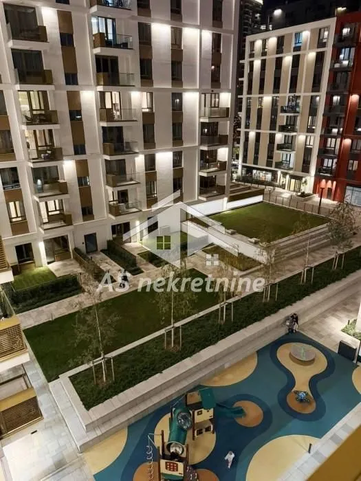 Izdavanje, trosoban stan, 76m², Savski Venac, Beograd