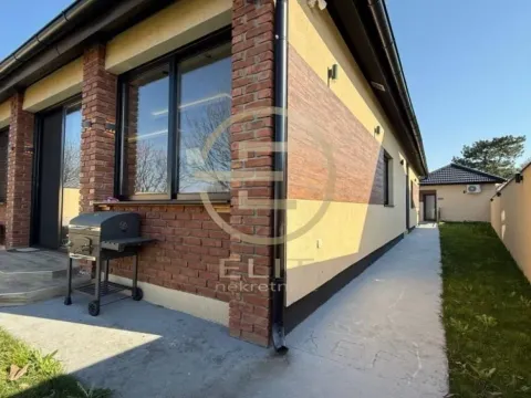 Prodaja, kuća, 165m², Petrovaradin, Novi Sad - image 20