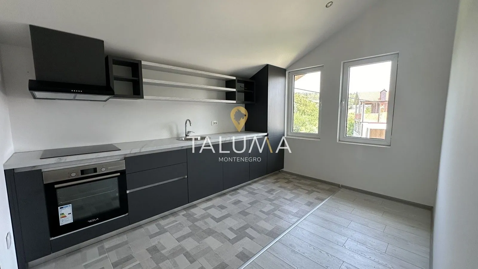 Prodaja, kuća, 300m², Centar, Podgorica