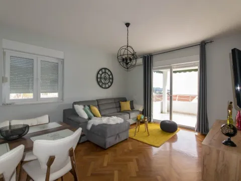Prodaja, stan, 56m², Kotor, Crna Gora - image 14