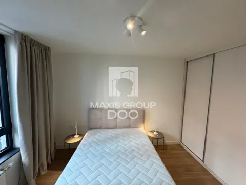 Izdavanje, trosoban stan, 80m², Savski Venac, Beograd - image 8