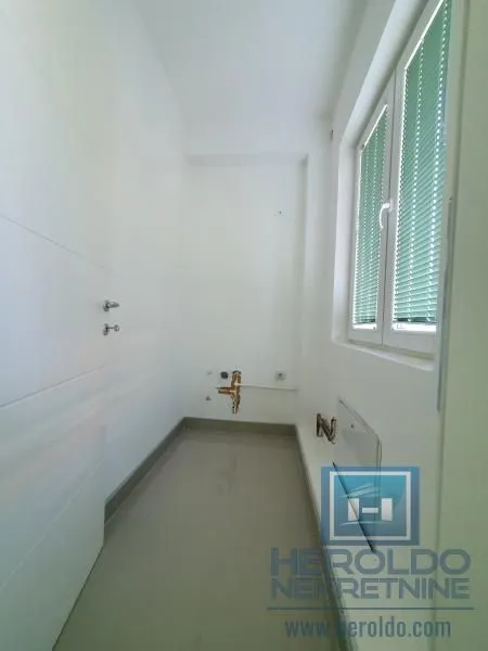 Sale, office space, 189m², Aqua park, Jagodina