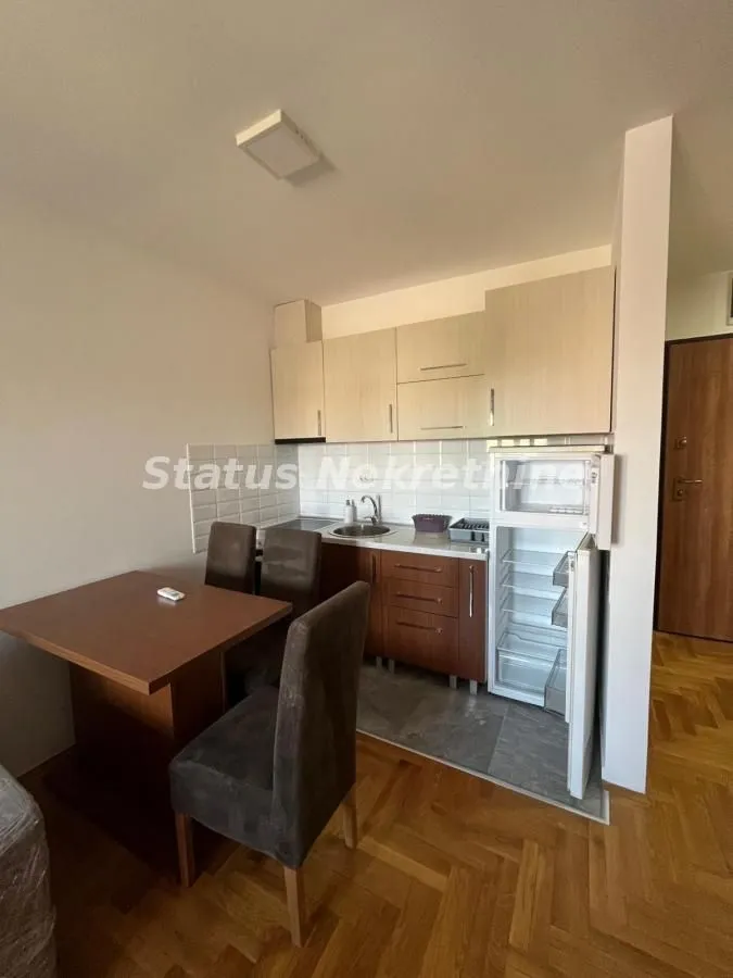Izdavanje, dvosoban stan, 48m², Bulevar Oslobodjenja, Novi Sad Sve Podlokacije