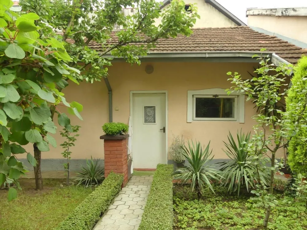 Prodaja, kuća, 410m², Trnava, Jagodina