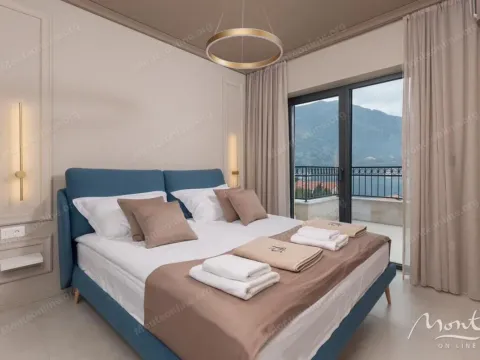 Sale, three bedroom apartment, 204m², Dobrota, Kotor - image 8