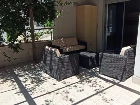 Prodaja, dvosoban stan, 75m², Dobrota, Kotor - image 13