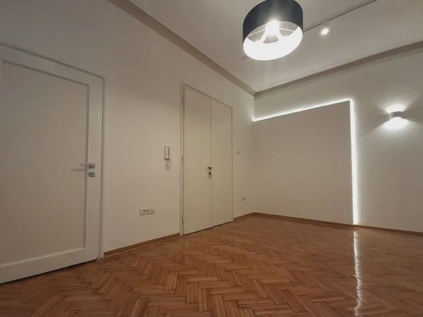 Rent, office space, 87m², Vračar, Šid