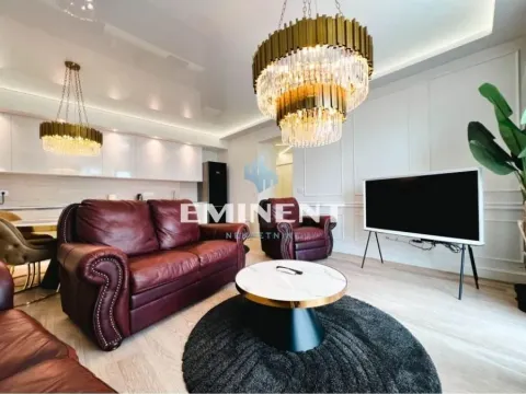 Izdavanje, trosoban stan, 90m², Savski Venac, Beograd