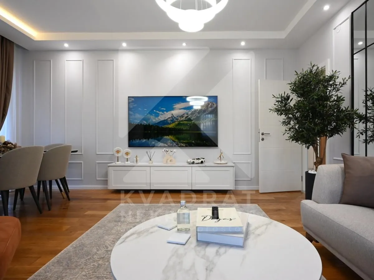 Izdavanje, dvosoban stan, 66m², Centar, Podgorica