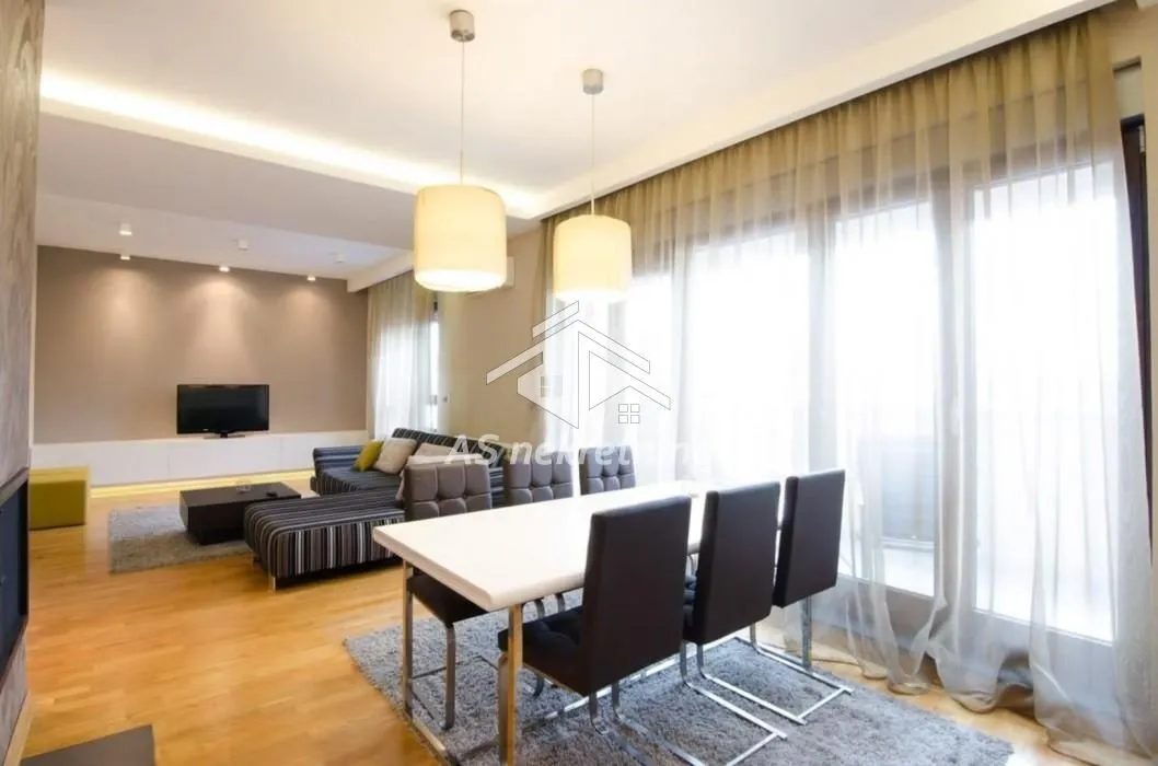 Izdavanje, stan, 160m², Crveni Krst, Beograd
