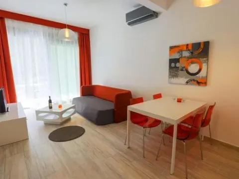 Prodaja, stan, 72m², Dobra Voda, Bar - image 9