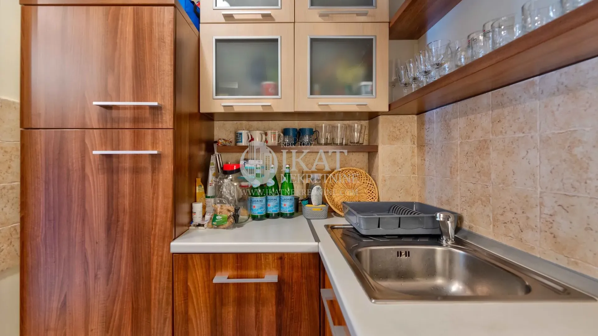 Prodaja, četvorosoban stan, 90m², 25. Maj, Zlatibor