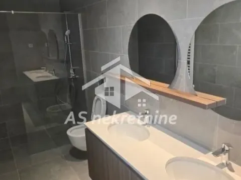 Izdavanje, trosoban stan, 113m², Savski Venac, Beograd - image 9