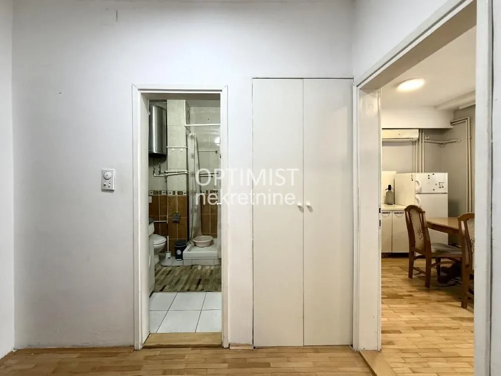 Rent, three bedroom apartment, 70m², Profesorska Kolonija, Palilula Sve Podlokacije