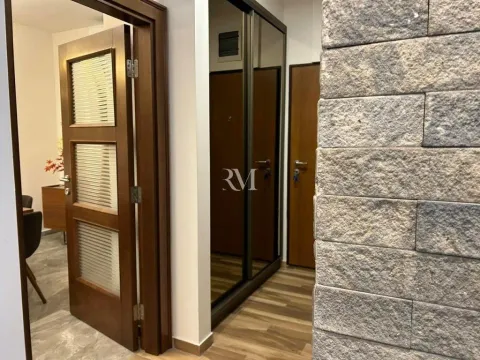 Rent, three bedroom apartment, 120m², Dobrota, Kotor - image 2