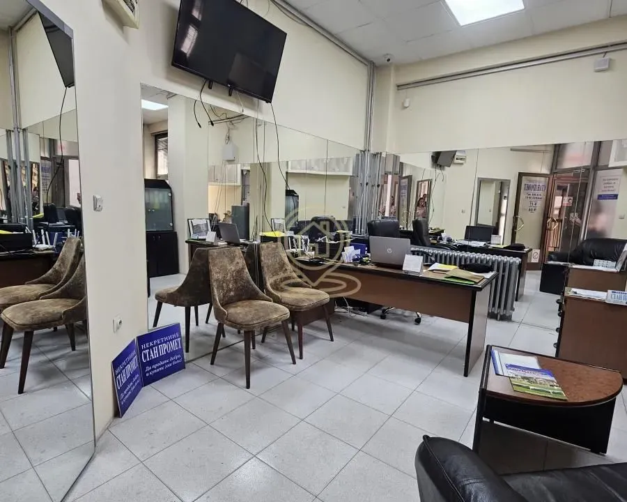 Izdavanje, poslovni prostor, 23m², Centar, Kragujevac