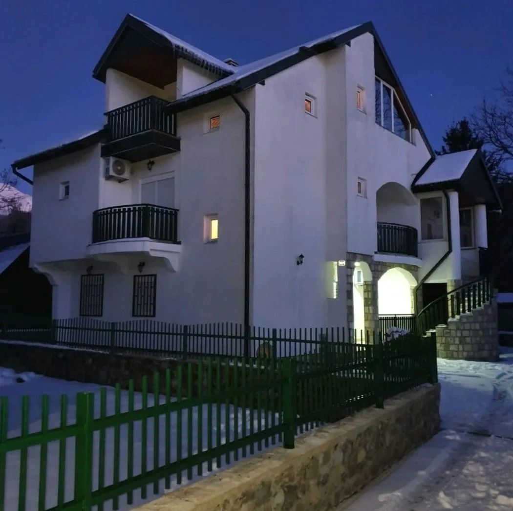 Sale, house, 306m², Centar, Kolašin