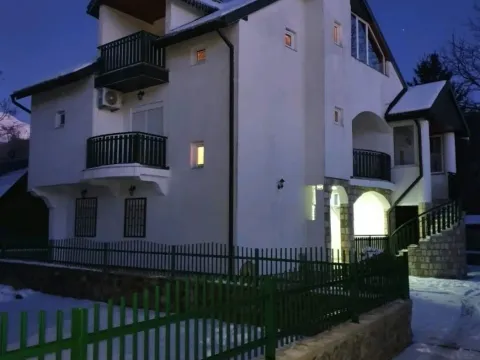 Prodaja, kuća, 306m², Centar, Kolašin - image 4