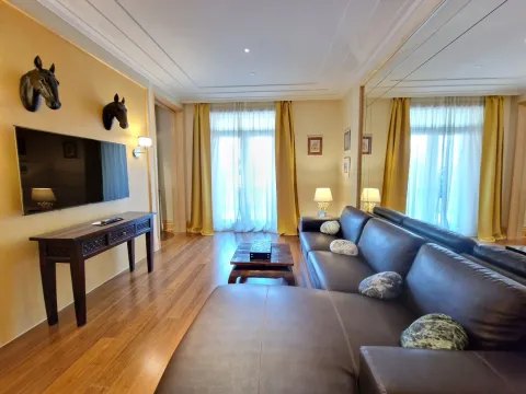 Sale, one bedroom apartment, 80m², Tivat, Crna Gora - image 11