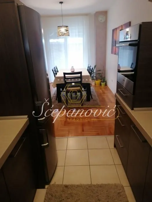Prodaja, četvorosoban stan, 75m², Telep severni, Novi Sad Sve Podlokacije