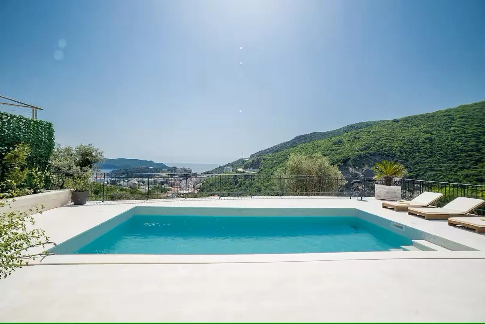 Sale, house, 160m², Bečići, Budva