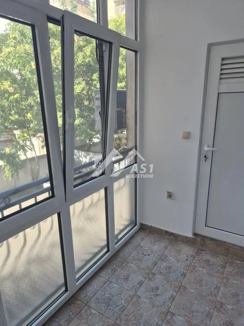 Izdavanje, dvosoban stan, 50m², Nova Detelinara, Novi Sad Sve Podlokacije