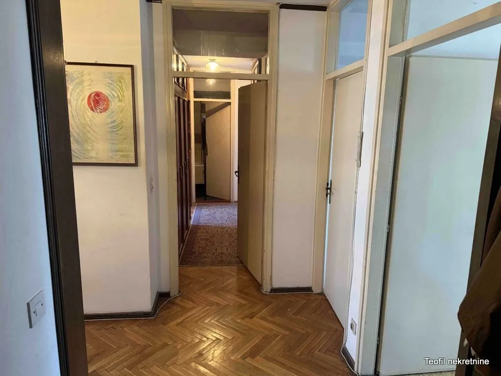 Prodaja, četvorosoban stan, 97m², Centar, Stara Pazova